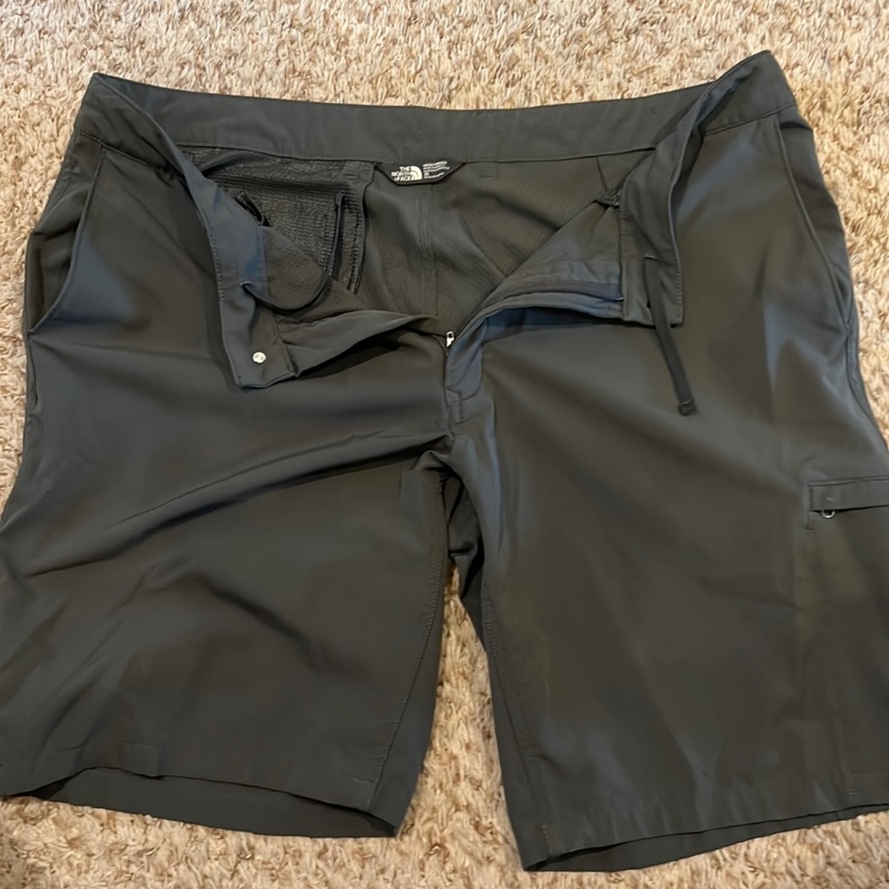 The north face shorts size 38